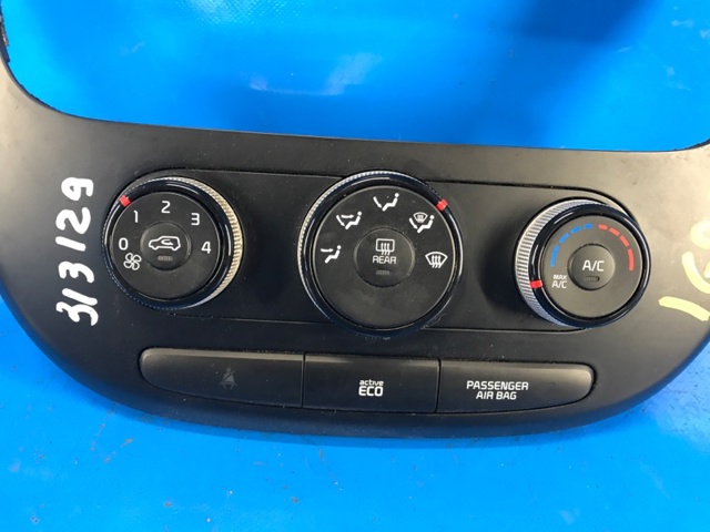 Регулятор вентилятора отопителя 97250B2AS1ASB HYUNDAI