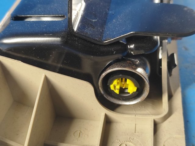 985R15NR8A Подушка безопасности (AIRBAG) пассажирская, защиты коленей купить Днепр