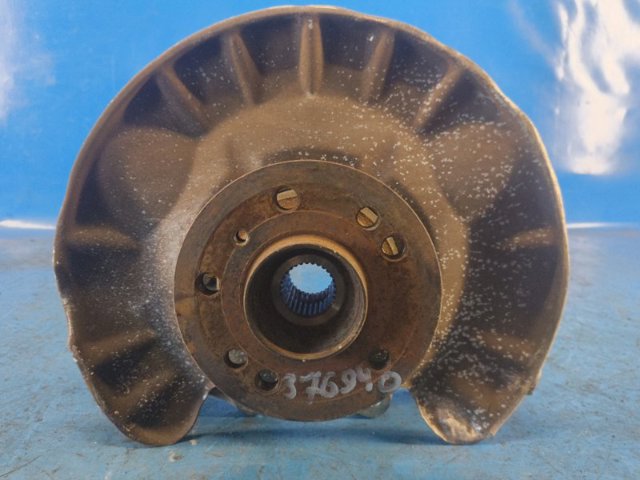 Цапфа поворотного кулака A1663500208 MERCEDES