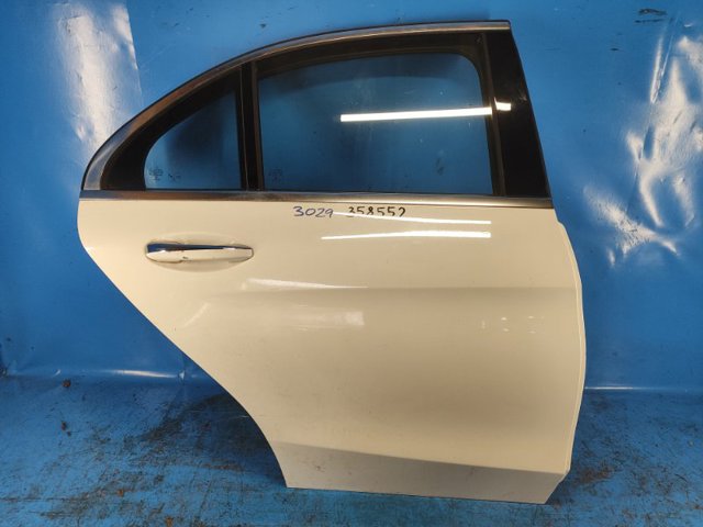 Дверь задняя, правая A2057300205 MERCEDES