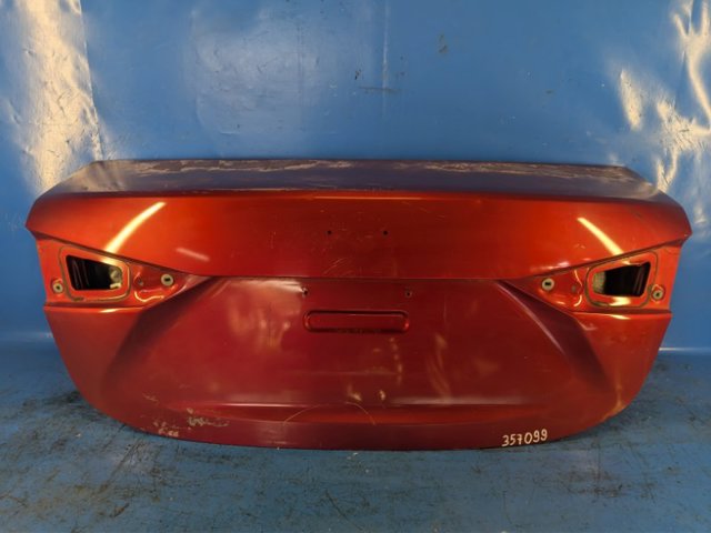Крышка багажника BHY35261XC MAZDA