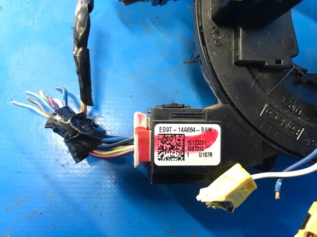 EG9Z14A664A Кольцо контактное, шлейф руля купить Киев