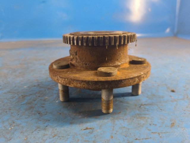 FR3Z1104A FORD Ступица передняя купить в Черкассы