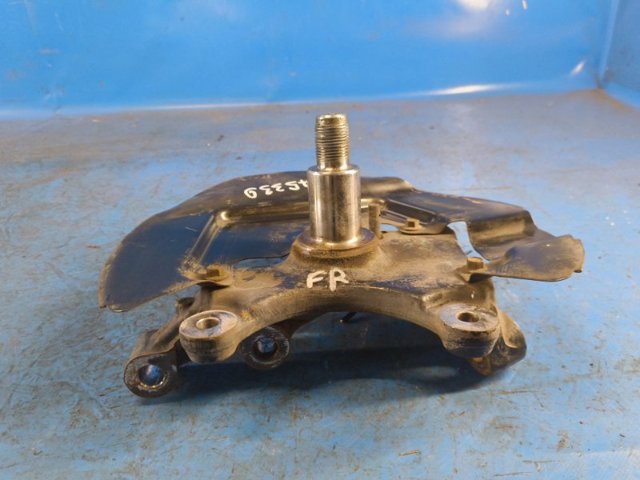 FR3Z3105A FORD Цапфа передняя правая купить в Запорожье