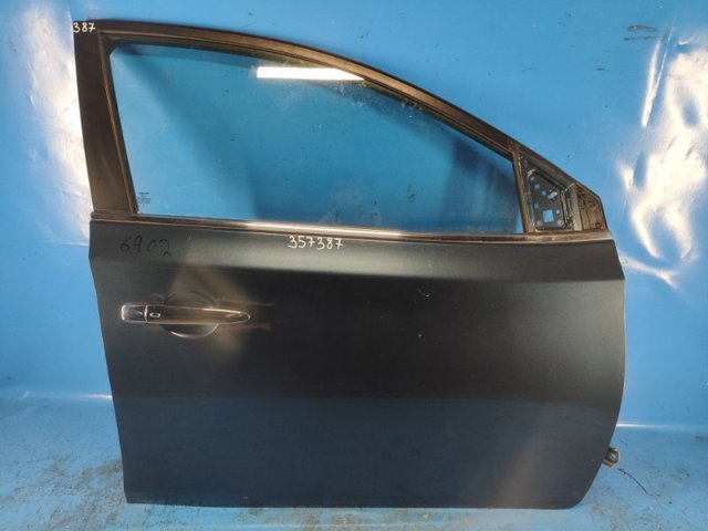 Пассажирская передняя дверь H01003SGMA NISSAN