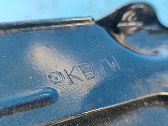 MAZDA KB7W42410 Лючок бензобака (топливного бака) в наличии Каменское