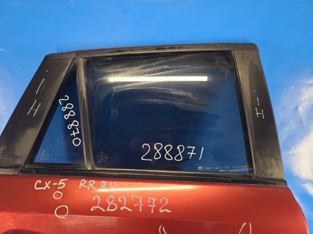 Окно задней двери KD4772510 MAZDA