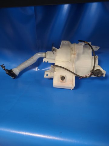 MAZDA KD5367481 Бачок омывателя в наличии Винница