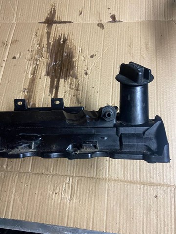 NISSAN 132645CA0B Крышка клапанная левая в наличии Ирпень