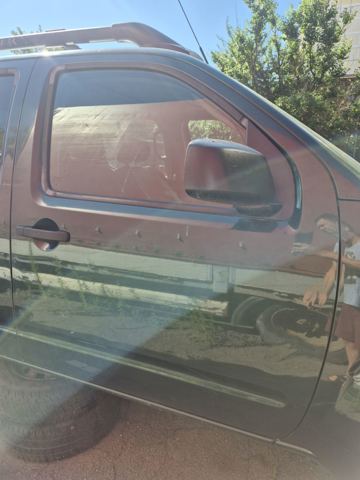 Пассажирская передняя дверь 80100EB330 NISSAN
