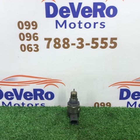 Регулятор давления топлива в топливной рейке 0281002949 TOYOTA