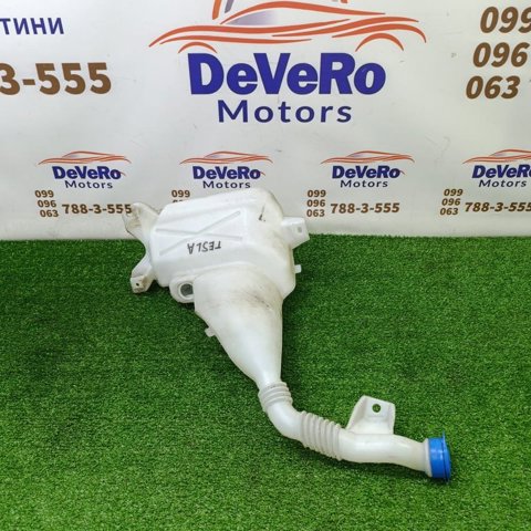 Водяной бачок омывателя стекла Tesla Model S