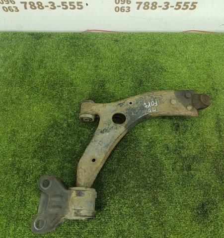 FORD 1865168 Рычаг передней подвески нижний правый в наличии Киев