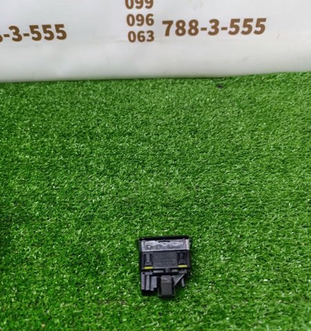 254115DA0A NISSAN Кнопка стеклоподъемника передняя купить в Ужгород