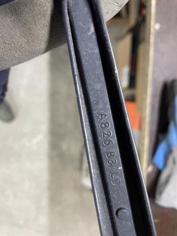 288813NF0A NISSAN Рычаг-поводок стеклоочистителя лобового стекла купить в Тернополь