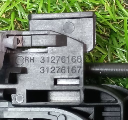 VOLVO 31276166 Держатель наружной ручки двери передней правой в наличии Украина