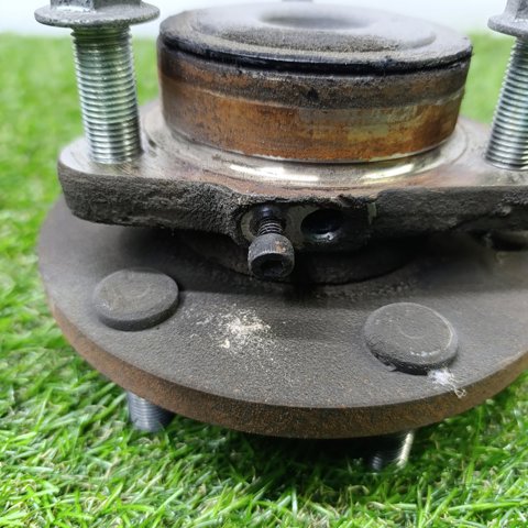 NISSAN 402021LA1A Передняя ступица в наличии Житомир