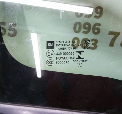 42558896 GM Стекло-форточка двери передней правой купить в Полтава