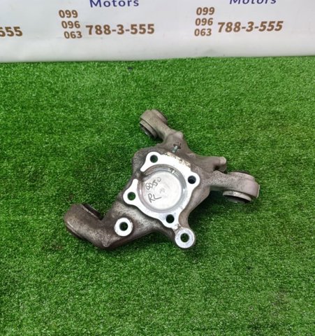 Цапфа - поворотный кулак задний, левый 430195DA0A NISSAN