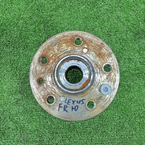 Ступица переднего колеса 4355028030 TOYOTA