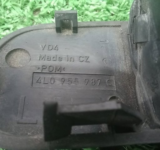 VAG 4L0955987C Форсунка омывателя стекла лобового левая в наличии Винница