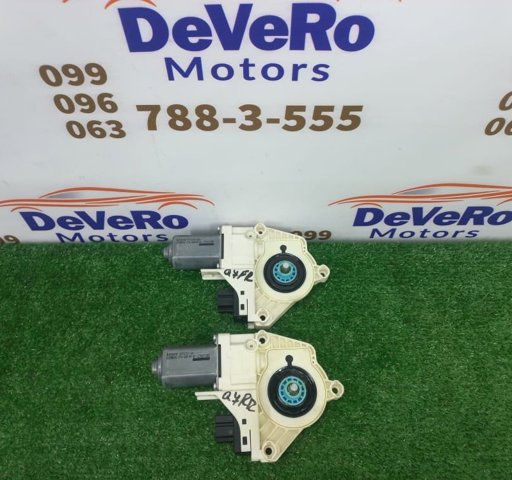 Мотор стеклоподъемника двери задней, правой 4L0959802B VAG