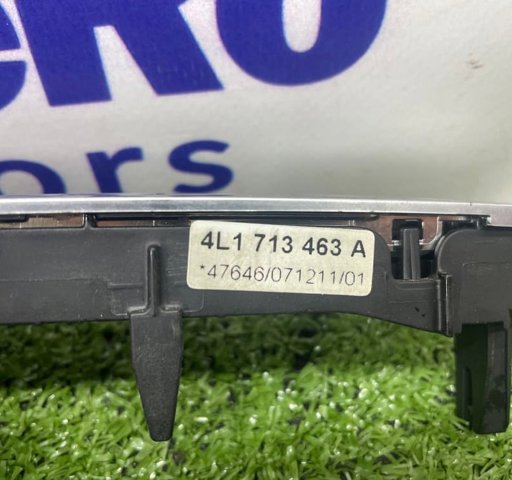 4L1713463A VAG Накладка консоли рычага переключения передач АКПП купить в Ирпень
