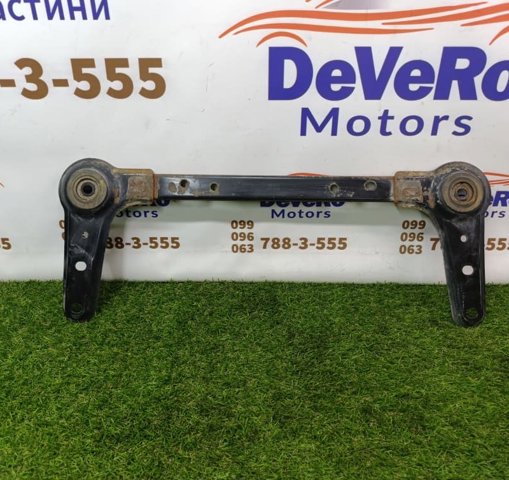 Кронштейн передней балки 544C43NF0A NISSAN