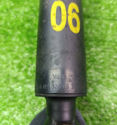 Амортизатор задней подвески 562005DB0A NISSAN