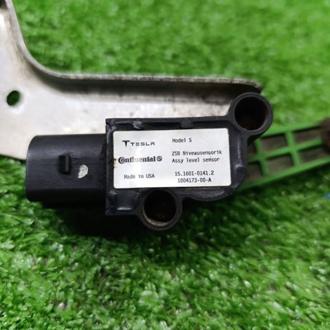 600652300B TESLA купить в Ирпень