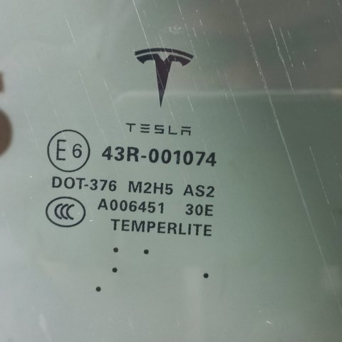 600664700E TESLA Стекло двери передней правой купить в Днепр