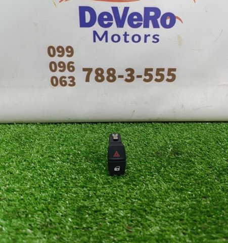 Кнопка включения аварийного сигнала 61319231786 BMW