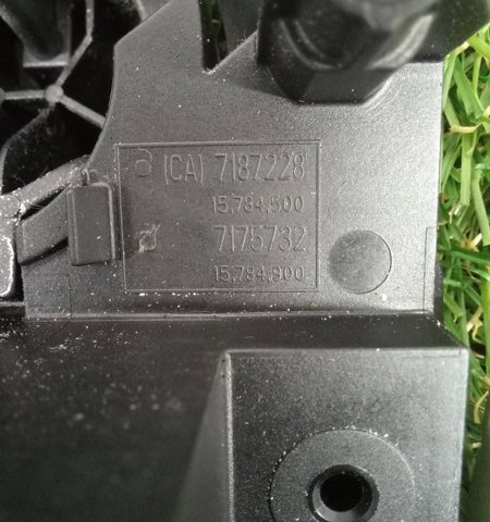 BMW 7187228 Держатель наружной ручки двери правых дверей в наличии Николаев