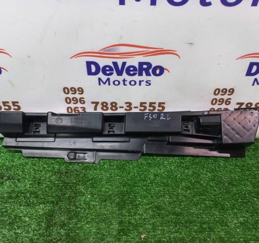 Опора порога (крепление) 7256919 BMW