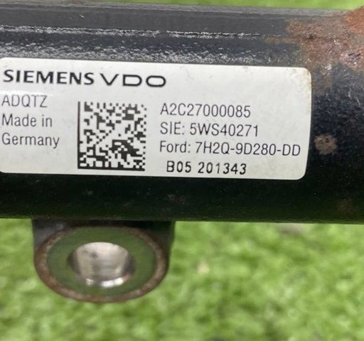 LAND ROVER 7H2Q9D280DD Распределитель топлива (рампа) правый в наличии Запорожье