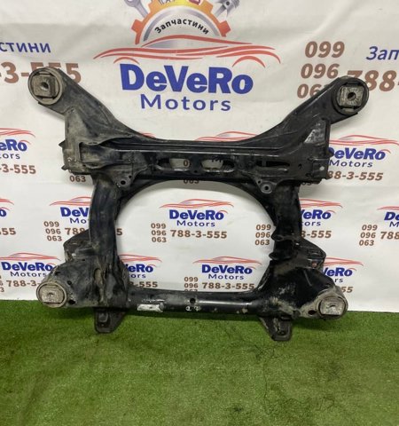 Поперечина передней подвески 7L0499030Q VAG