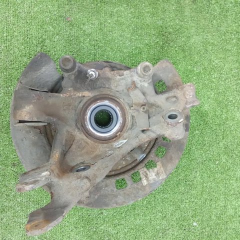 7L0505436B Цапфа (поворотный кулак) задний правый купить Житомир