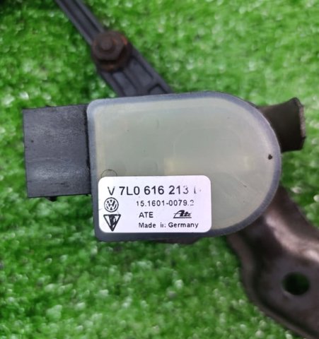 7L0616213C Датчик уровня положения кузова передний левый купить Харьков