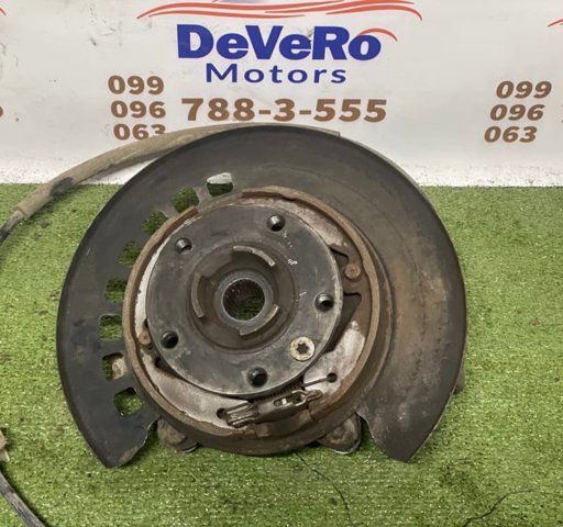 Кулак поворотный левый 7L8505435 VAG