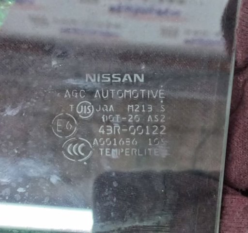 NISSAN 823003NA0A Стекло двери задней правой в наличии Одесса