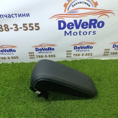 Крышка подлокотника 84660GI000NNB HYUNDAI