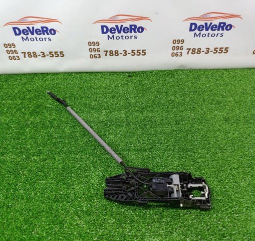 Наружная ручка правой двери 8V0839885 VAG