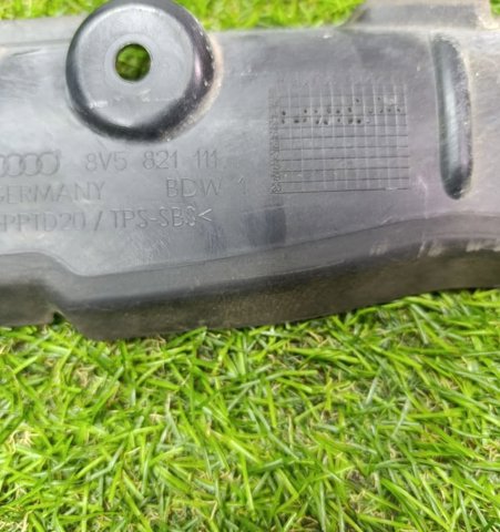 VAG 8V5821111 в наличии Ровно