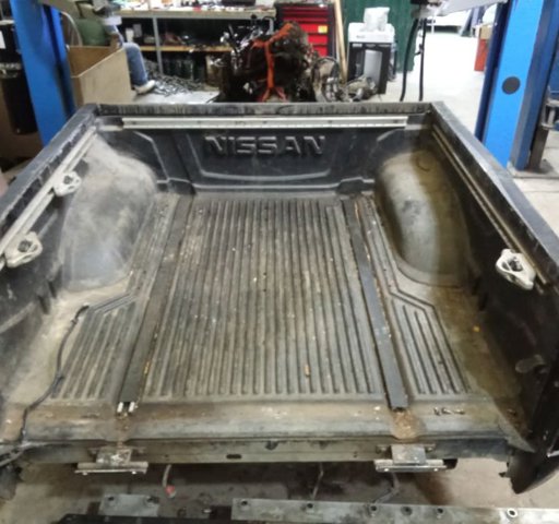 Крыло заднее правое 93300EB02J NISSAN