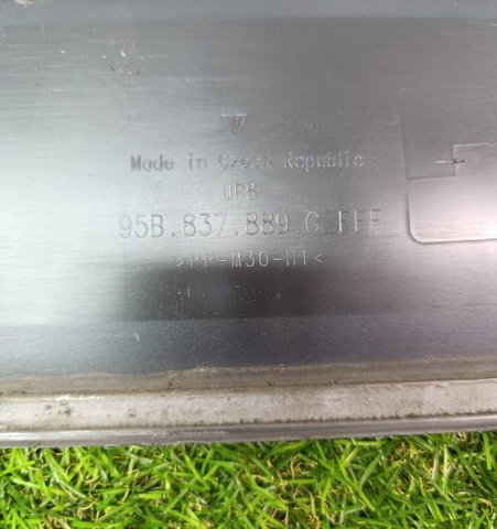 PORSCHE 95B837889 в наличии Павлоград