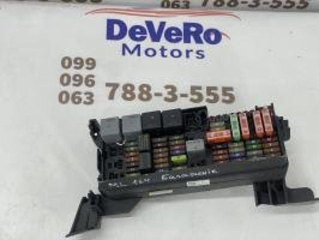 Блок предохранителей задний, салонный A1645403072 MERCEDES