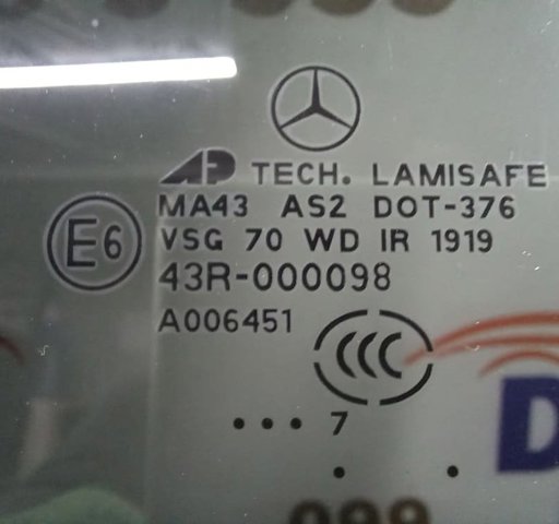 A1647200720 MERCEDES Стекло двери передней левой купить в Полтава