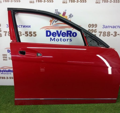 Пассажирская передняя дверь A2047200205 MERCEDES