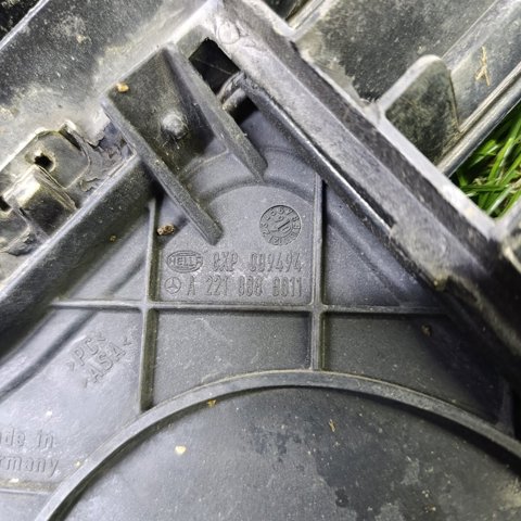 MERCEDES A22188002839040 Решетка радиатора в наличии Черкассы