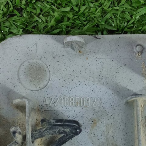 Заглушка бампера буксировочного крюка, задняя A2218850323 MERCEDES
